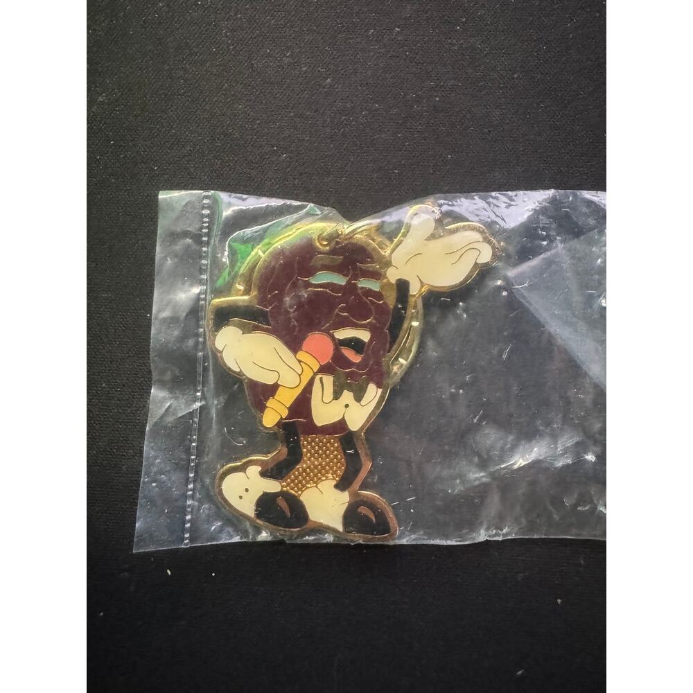 New‎ Metal Enamel The California Raisins Band Sing Key Chain Vintage 1988 CALRAB